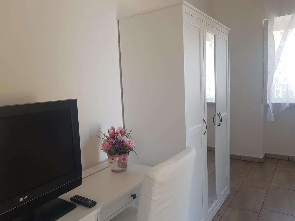B&B La Pineta Quasani Bagian luar foto